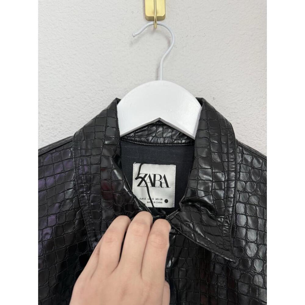 Zara Women’s Sz S Black Faux Crocodile Embossed faCollared Belted Jacket - Picture 3 of 7